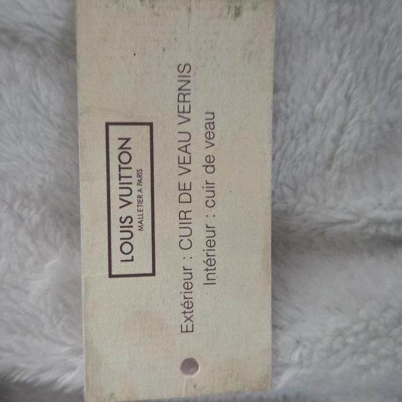 Louis Vuitton Cream Monogram Key Holder - Picture 7 of 9